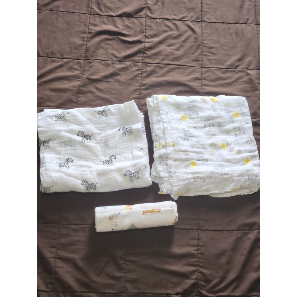 Lot of 3 baby swaddle blankets. Muslin. 1 New. Zebra, Love you to the moon, anim